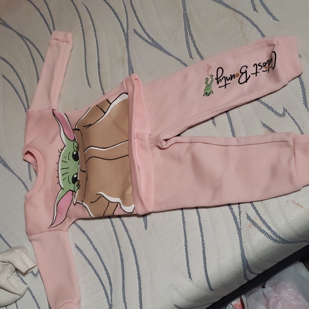 Star wars Baby Yoda the child 2T & 3T - Picture 7 of 9